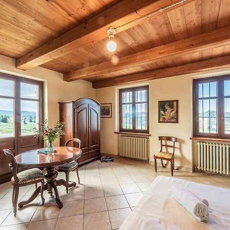 Villa Bricco Paglieri, Entire Villa アルバ エクステリア 写真