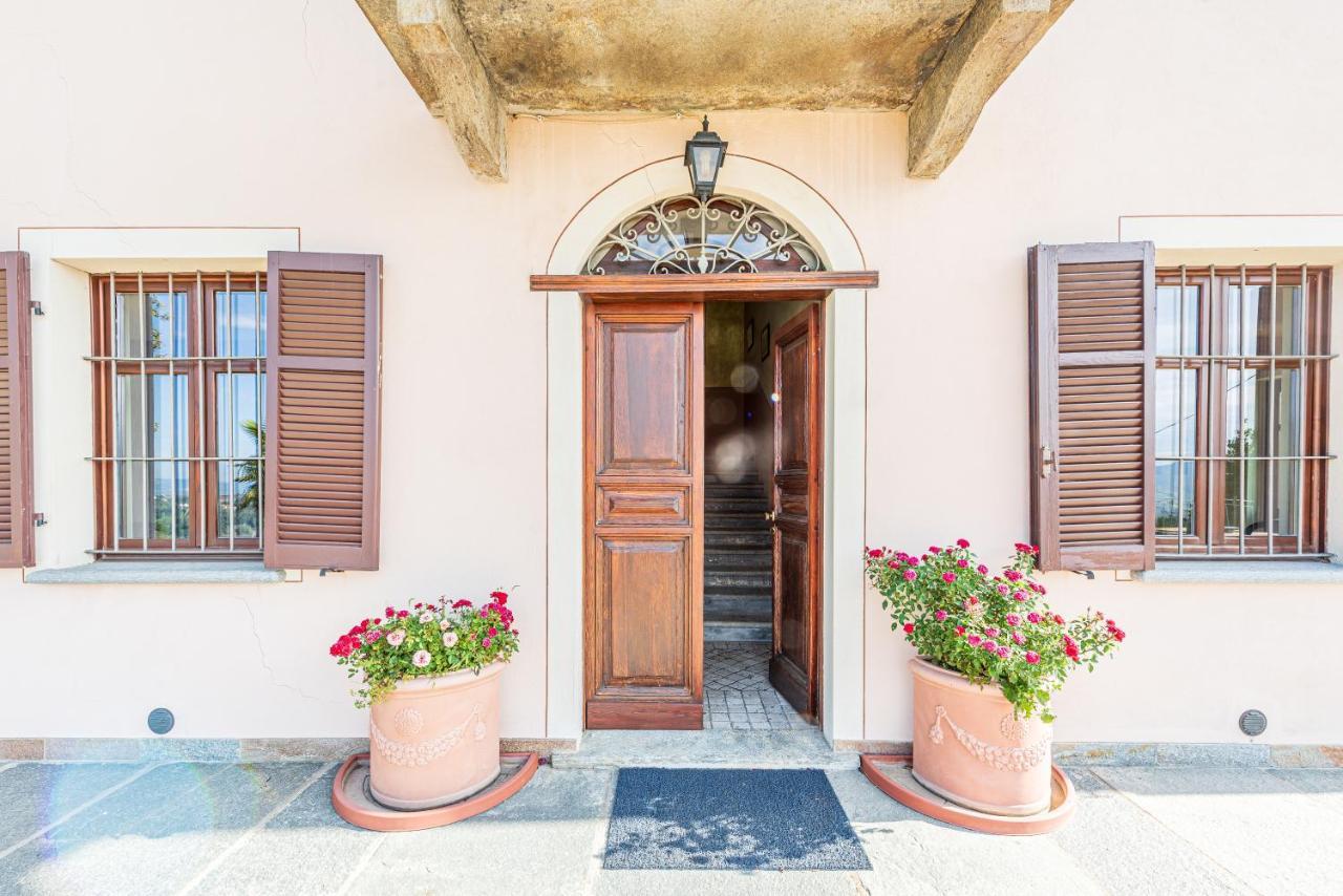 Villa Bricco Paglieri, Entire Villa アルバ エクステリア 写真