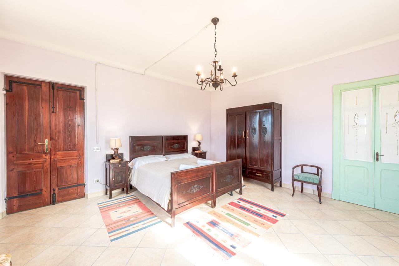 Villa Bricco Paglieri, Entire Villa アルバ エクステリア 写真