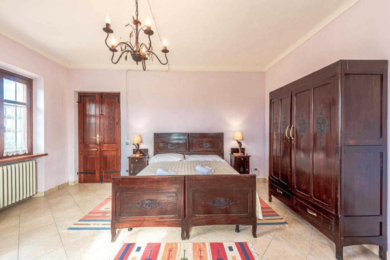 Villa Bricco Paglieri, Entire Villa アルバ エクステリア 写真