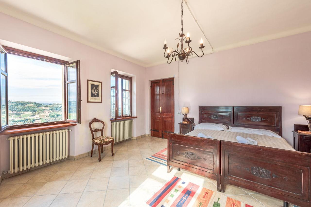 Villa Bricco Paglieri, Entire Villa アルバ エクステリア 写真