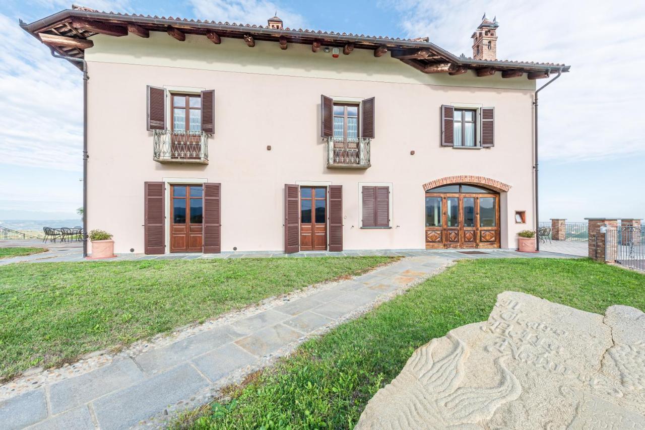 Villa Bricco Paglieri, Entire Villa アルバ エクステリア 写真