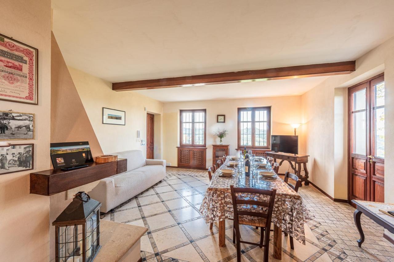 Villa Bricco Paglieri, Entire Villa アルバ エクステリア 写真
