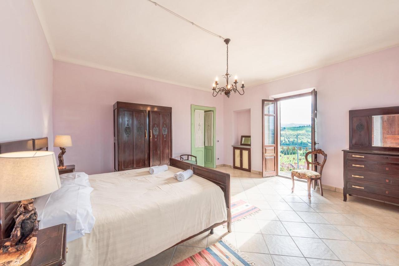 Villa Bricco Paglieri, Entire Villa アルバ エクステリア 写真